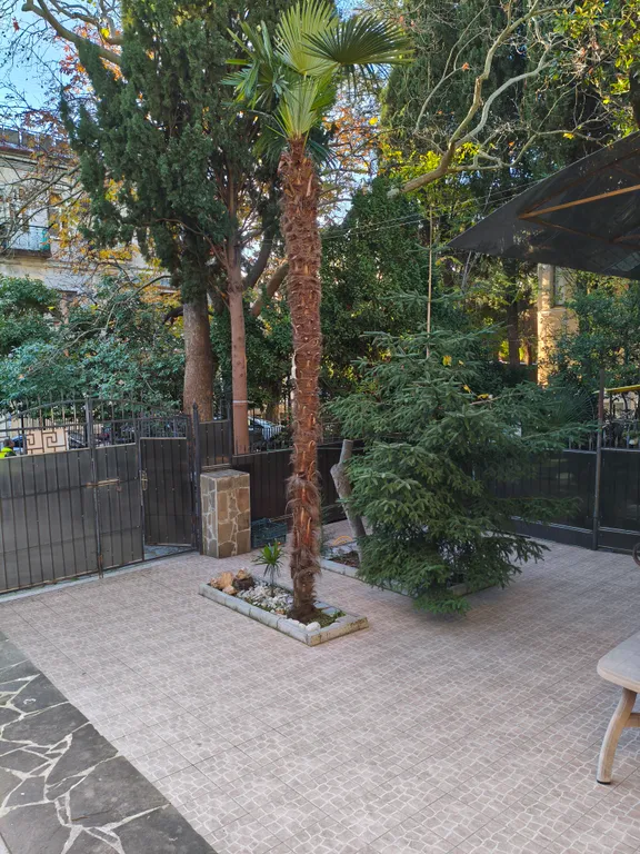 Коттедж Коттедж СВОЙ  двор, мангал, парковка.... — Ялта