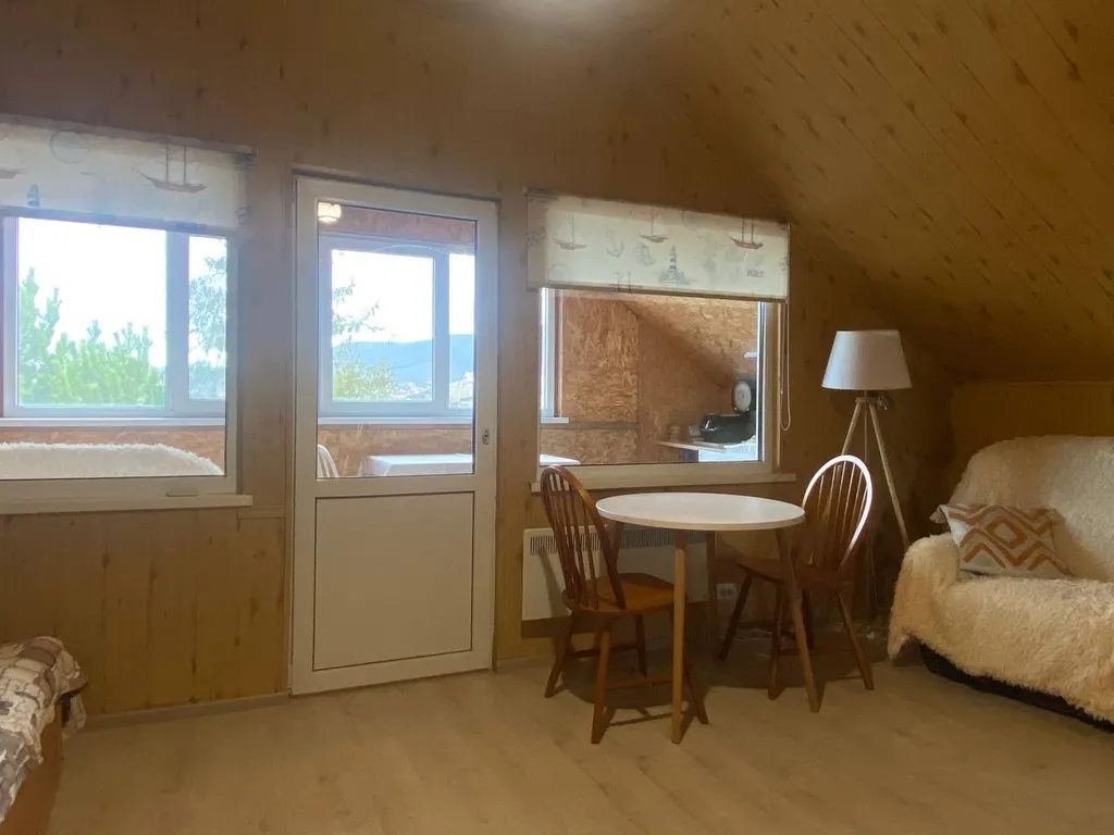 Уютный номер с видом на горы