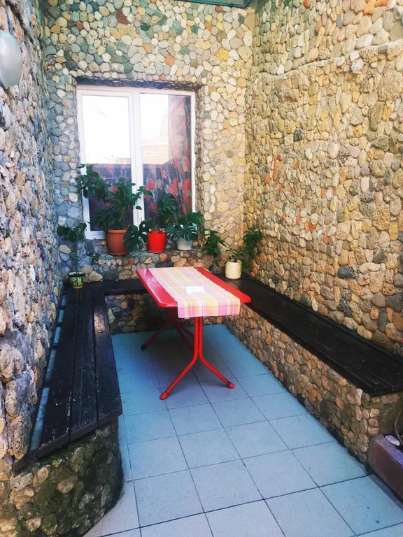 Двухкомнатный дом со своим двориком