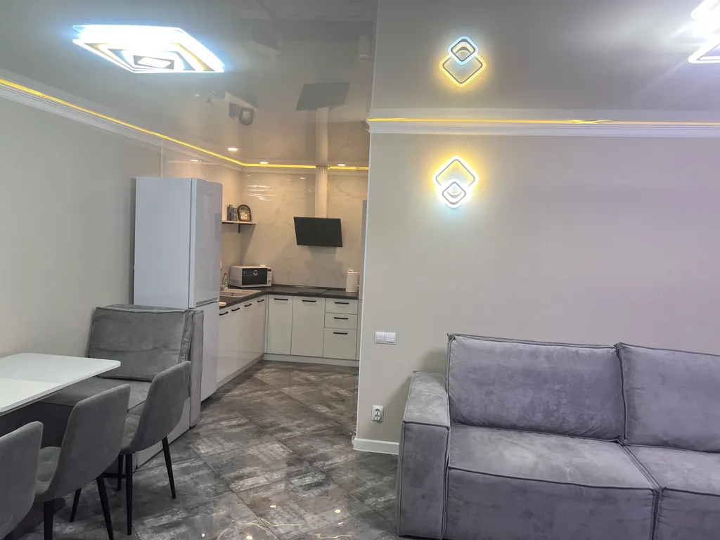 Домик с бассейном