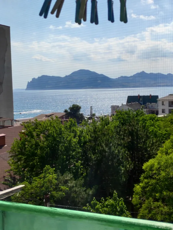 Уютная квартира в 50 метрах от моря — аренда посуточно в Орджоникидзе