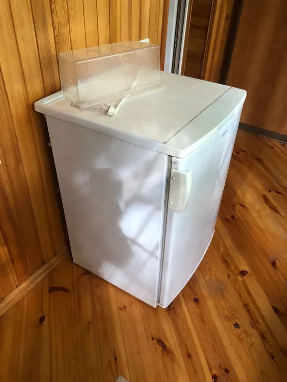 Коттедж на территории базы отдыха Молодёжная у озера Еланчик