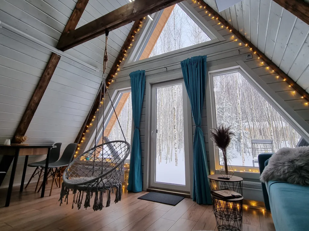 Коттедж Треугольный домик в лесу с горячей купелью — Соловеново