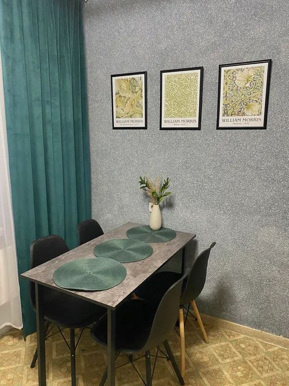 Однокомнатная квартира в тихом районе с развитой инфраструктурой