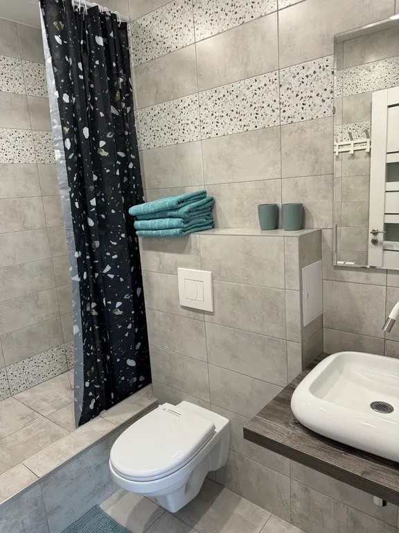 Комфортное проживание в лесу у моря