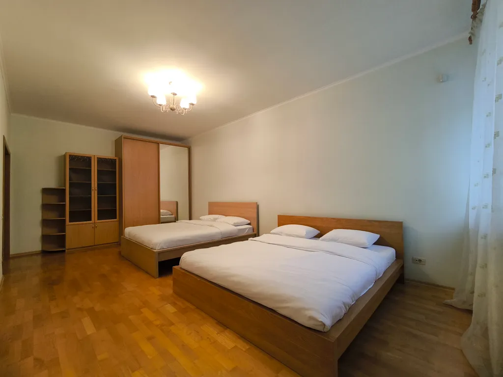 Большая трехкомнатная квартира с парковкой