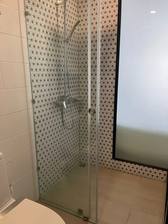 Апартамент для отдыха с детьми в тихом месте на берегу моря