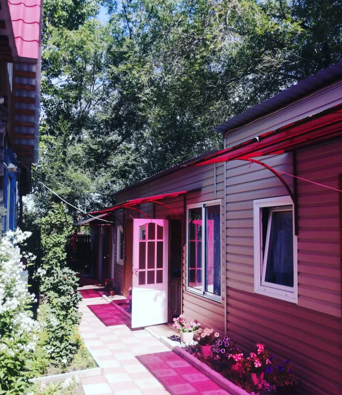 Домик на озере Шира