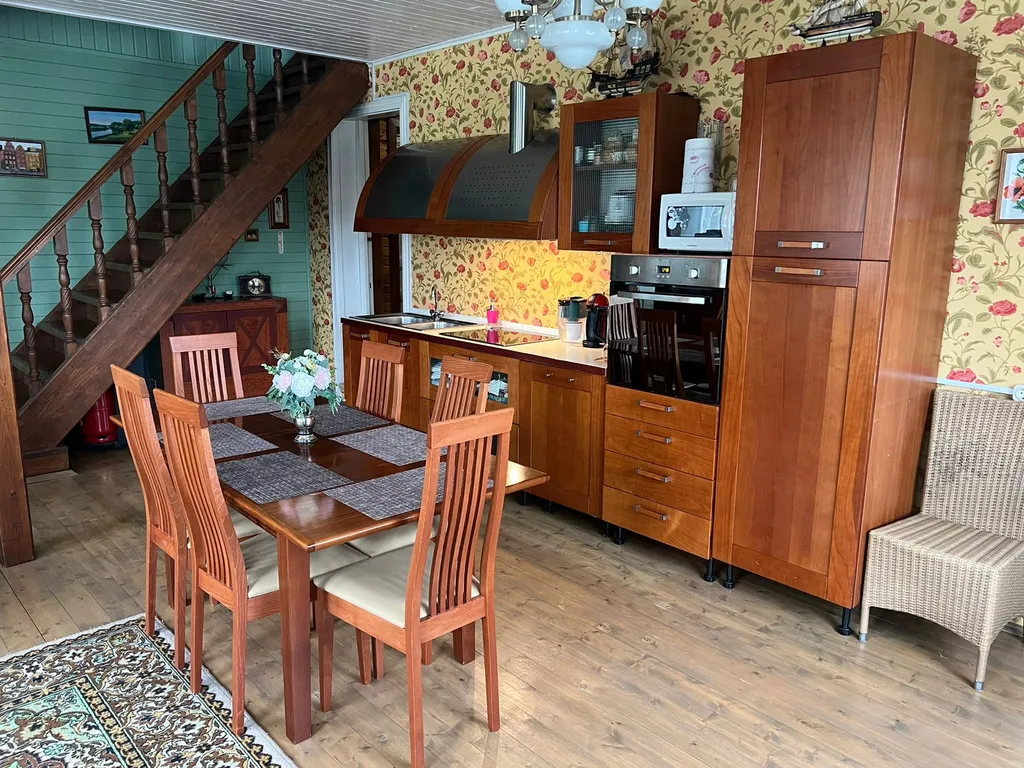 Загородный дом в лесу на Волге