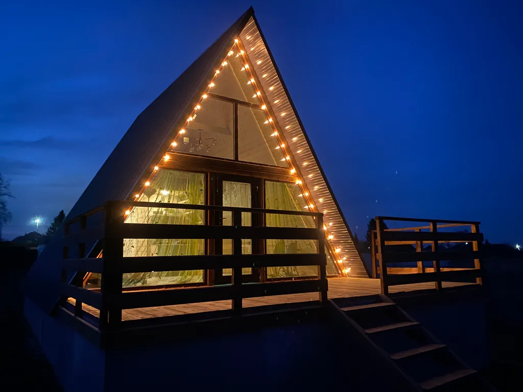 Дом с баней и  чаном у горячего источника