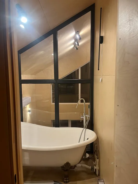 Барнхаус на берегу реки Кундыш