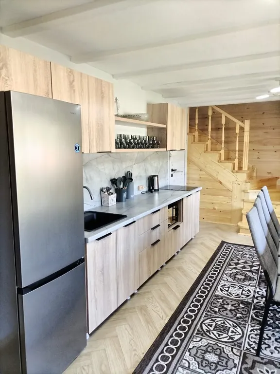 Коттедж с видом на озеро и горы