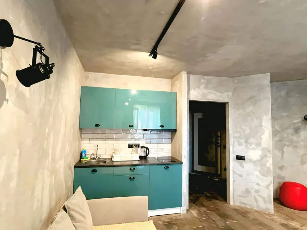 Студия в стиле лофт в доме бизнес-класса