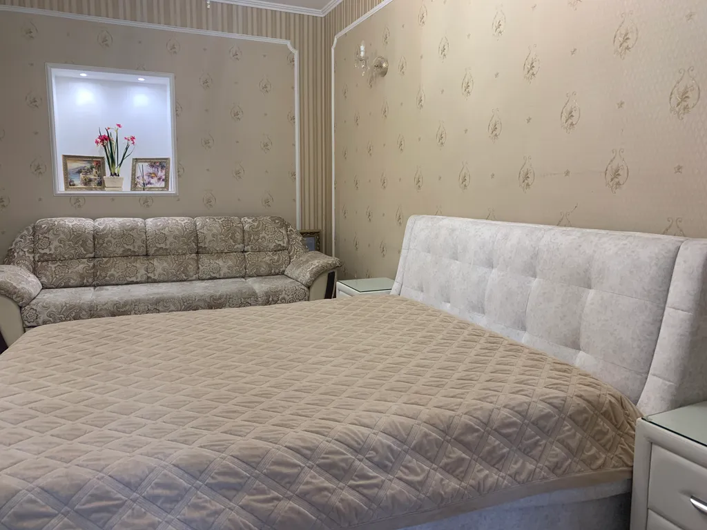 Трехкомнатная квартира посуточно в Тюмени