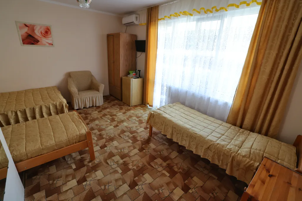 Квартира Квартира Четырехместный номер с доп. местом с балконом и видом на горы — Лазаревское