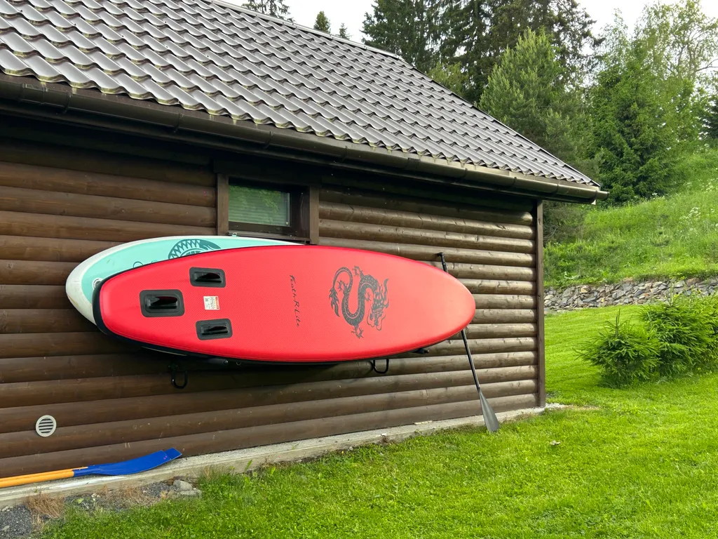 Дом на берегу реки