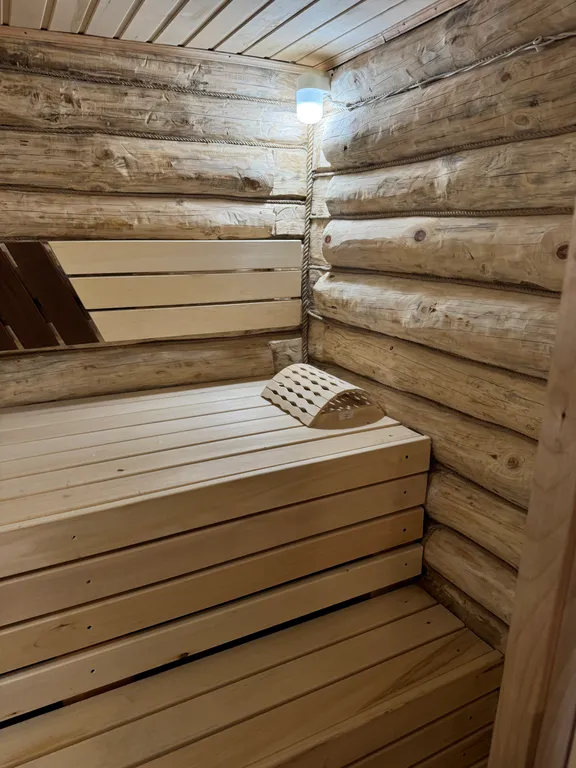 Уютный дом в стиле Афрейм в черте города