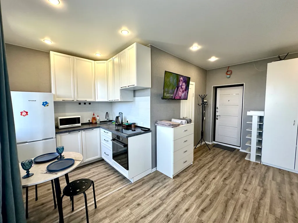 Студия с дизайнерским ремонтом и видом на канал Москвы реки