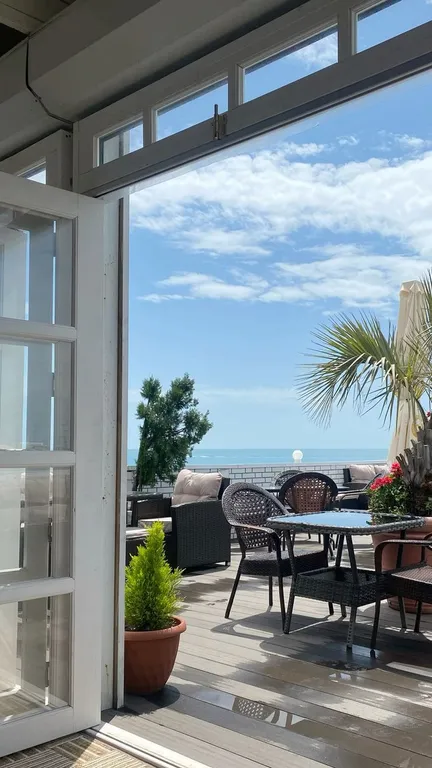 Комфортные апартаменты рядом с морем