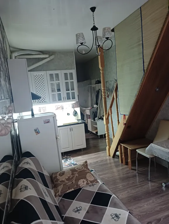 Терем с мансардой в дивном лесу у моря, с новым ремонтом и обстановкой