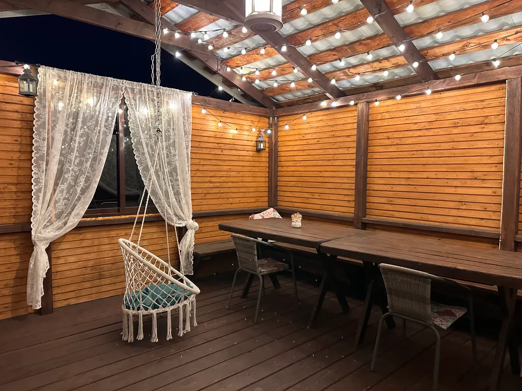 Домик в Горном Алтае с видом на горы