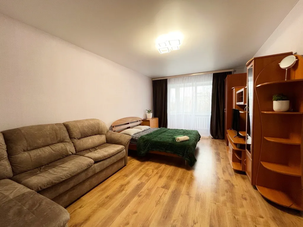 Светлая и уютная однокомнатная квартира не далеко от вокзала — аренда посуточно в Новый Уренгой