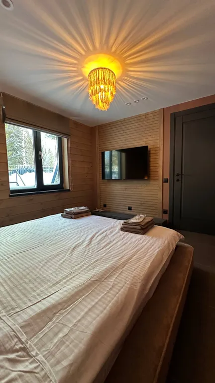 Уютный дом у подножья горы Белая