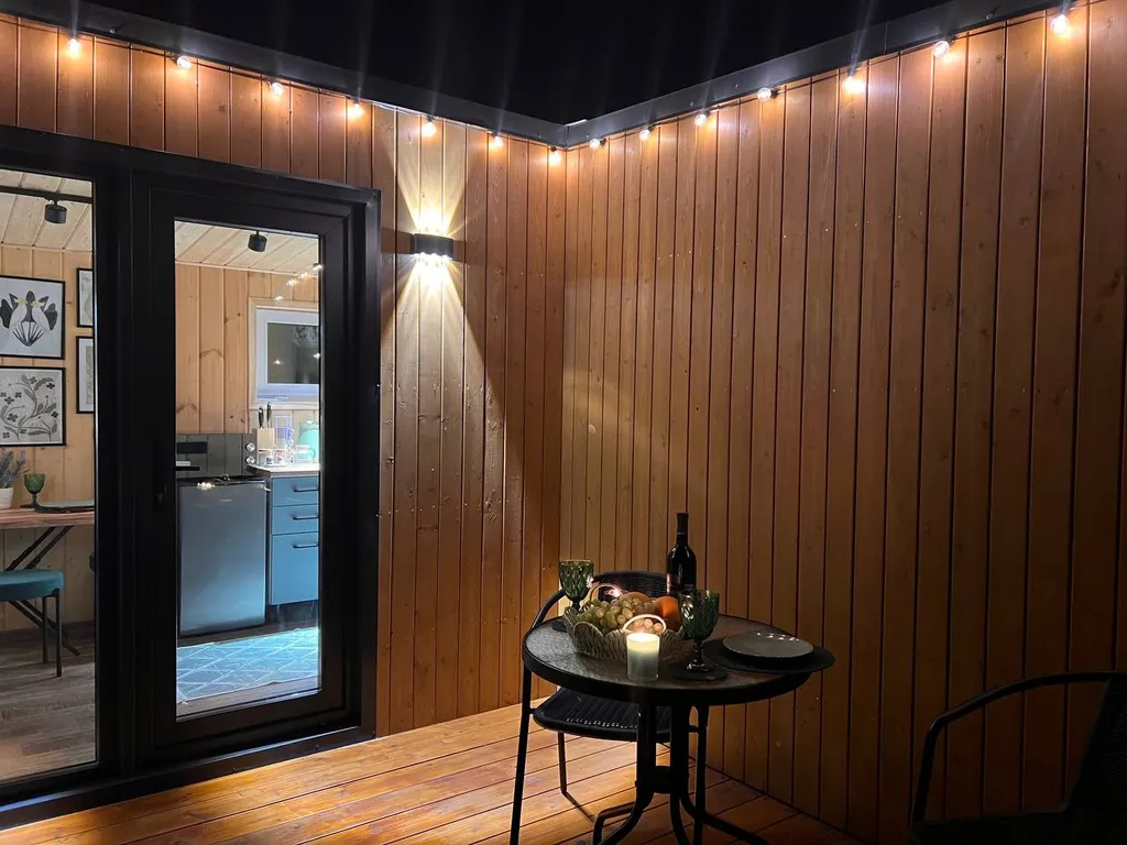 Атмосферный дом в соснах