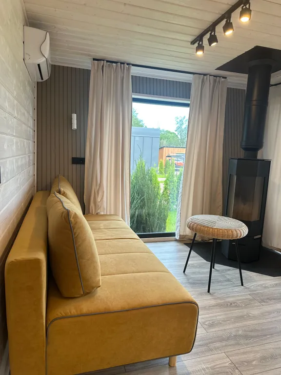 Коттедж Отдельностоящий дом с верандой и видом на озеро — Мичуринское