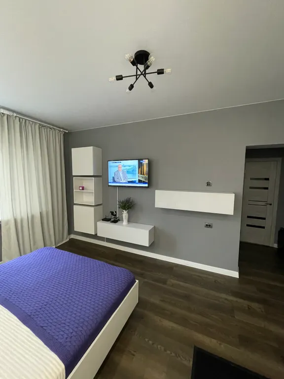 Отличная, очень светлая однокомнатная квартира, в стиле лофт