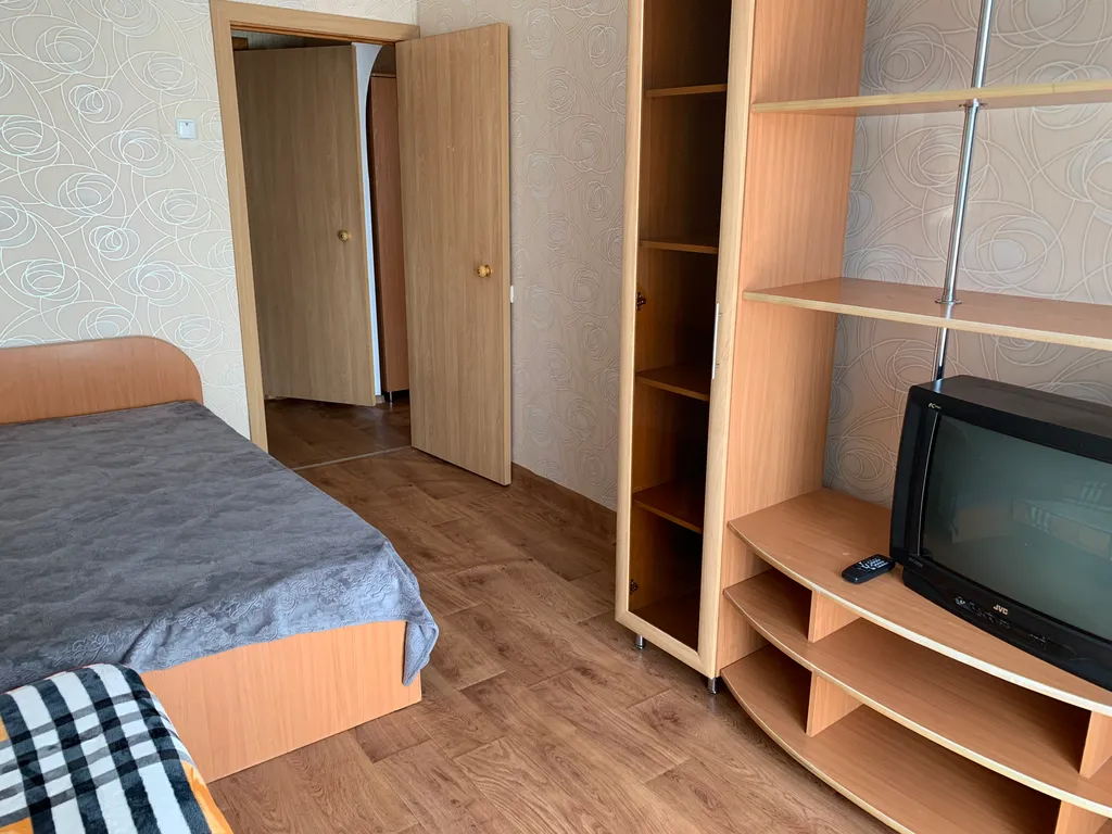 Квартира 1-комнатная квартира через дорогу от ТРЦ Планета — Красноярск