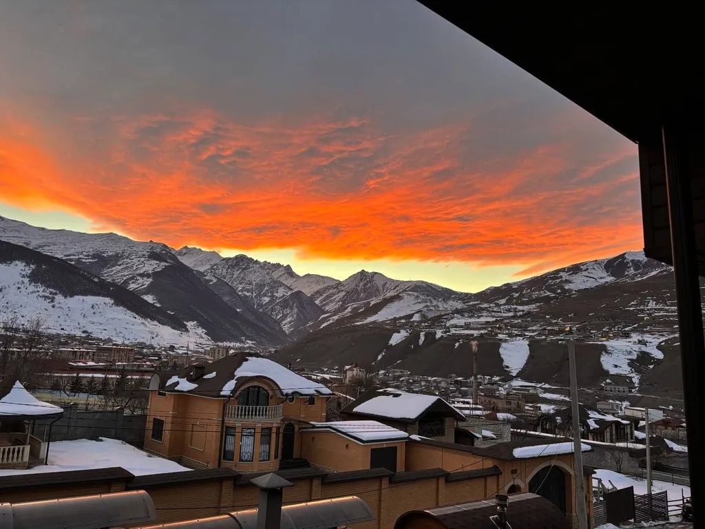 Уютный дом среди гор с джакузи