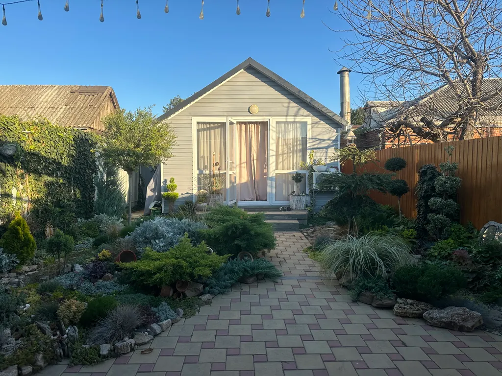 Домик с мини-садом