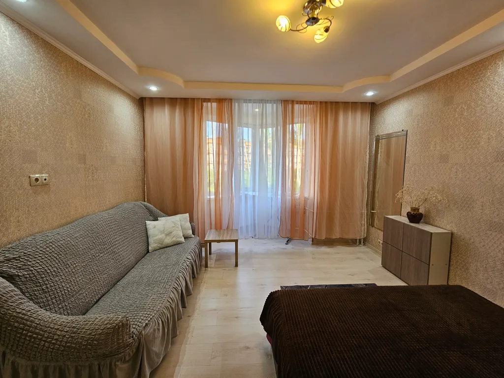 Уютная квартира у метро, 5 минут