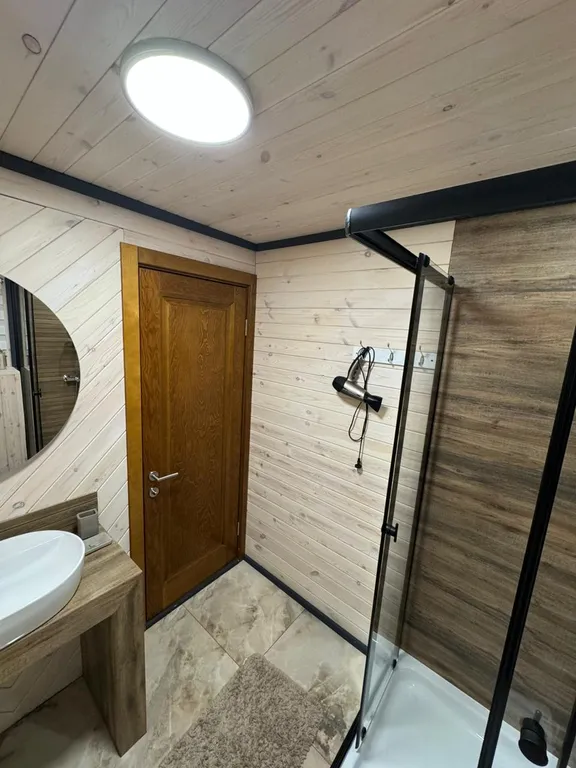 Барн хаус с видом на лес и горы