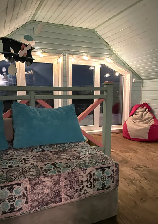 Домик мечты в самом живописном месте города, у реки и озера