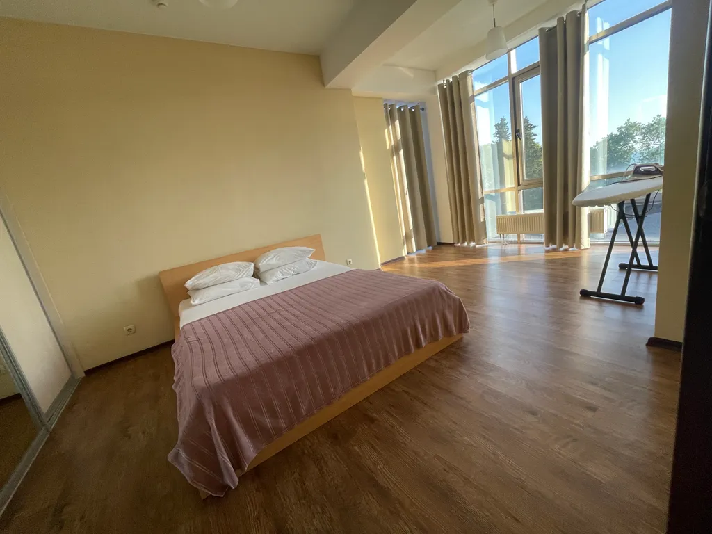 Просторная квартира с видом на море