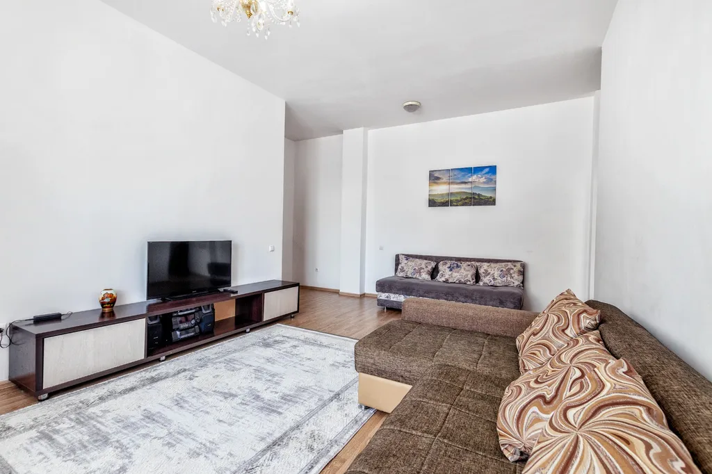 Уютная 2-х комнатная квартира возле Экспо