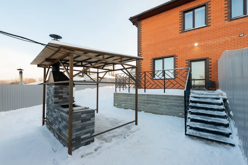 Семейный дом с тремя спальнями, мангалом и баней