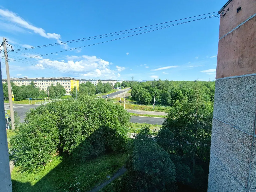 Квартира с лоджией и видом на горы