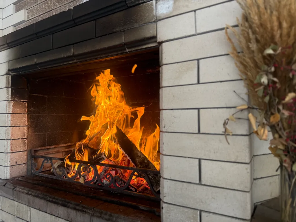 Уютный домик в сказочном месте