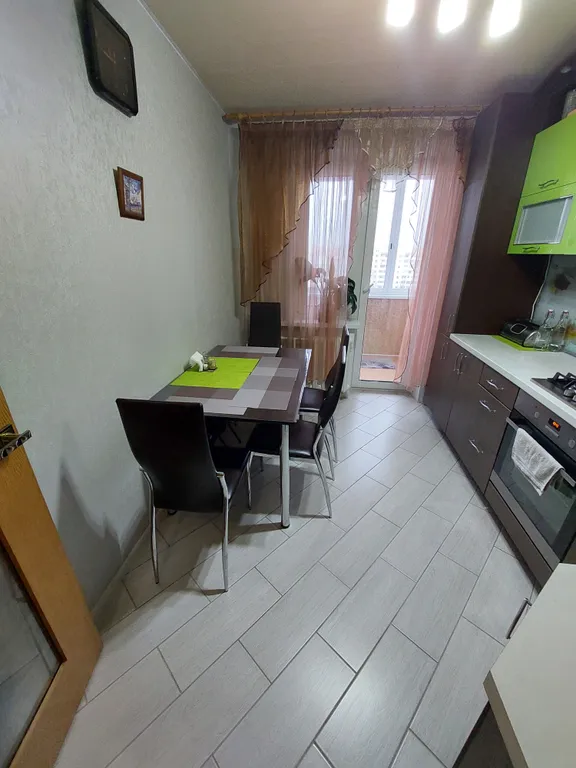 Большая трёхкомнатная квартира в оживлённом районе города