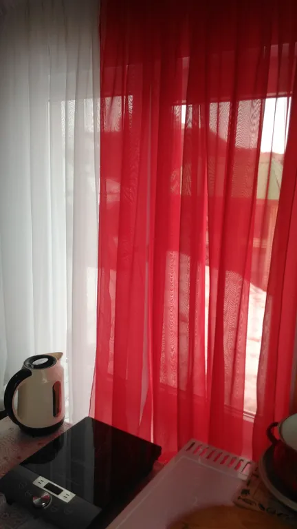 Домик, банька, чан, на берегу реки Белой