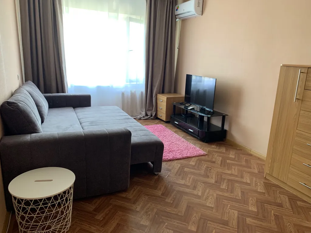 Первая речка, рядом с пляжем на мысе Кунгасный