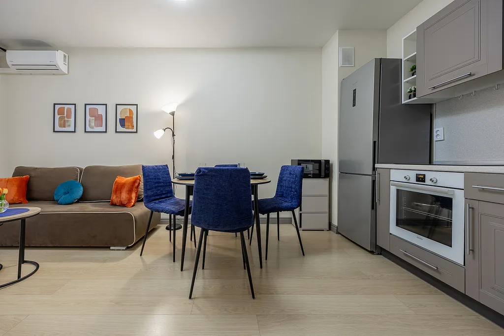 Новая квартира в центре города у метро Горьковская