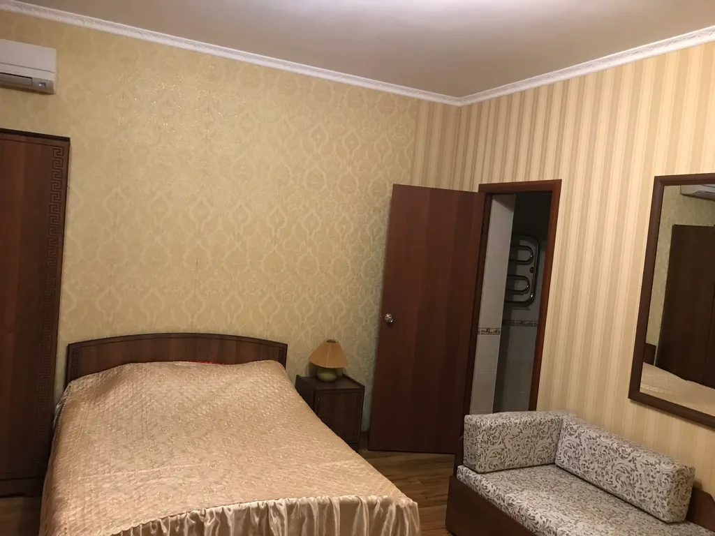 Трехместный номер улучшенный с балконом.