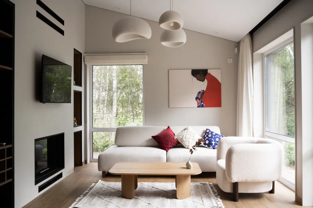 Новый стильный дом с зоной SPA, камином и красивым садом у леса