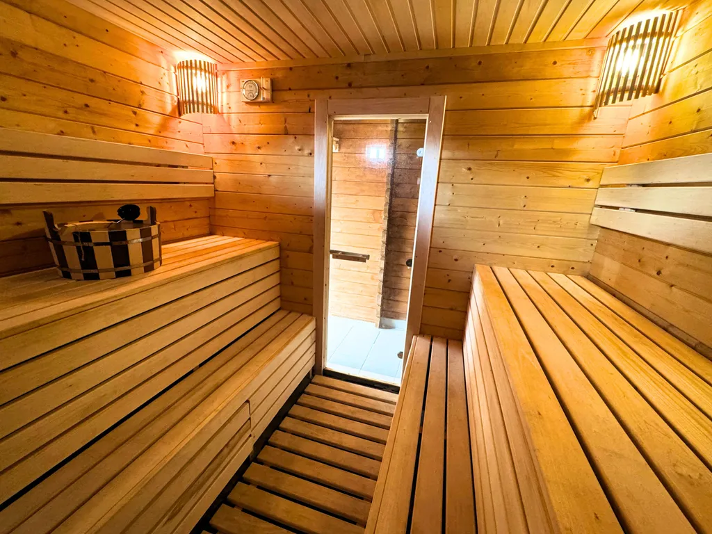 Дом с бассейном