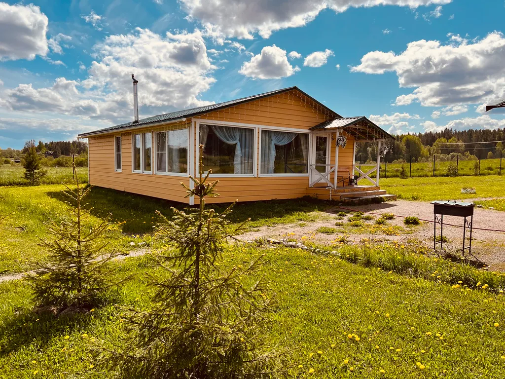 Дом стеклянный с видом на Ладожское озеро