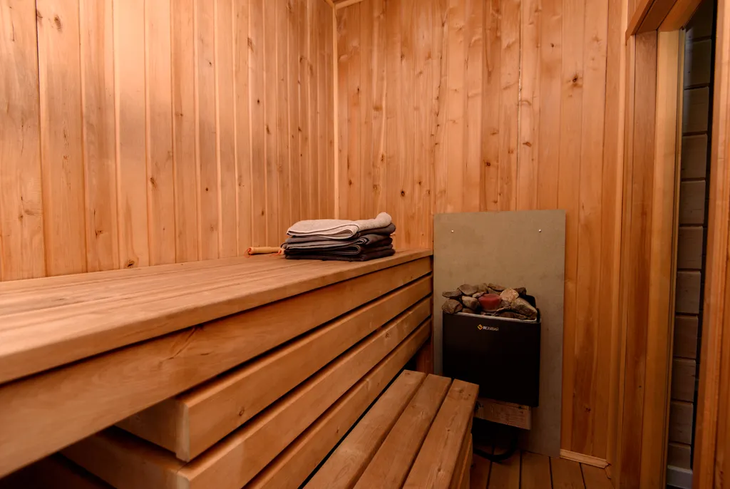 Уютный дом с сауной и чаном на берегу реки